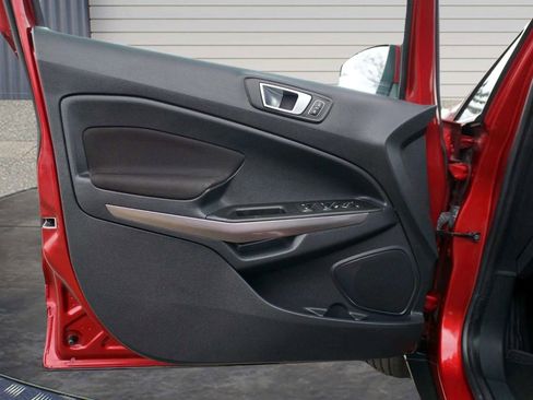 Used 2019 Ford EcoSport SE image 10