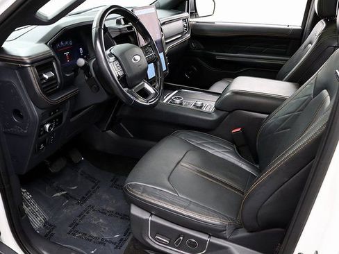 Used 2023 Ford Expedition Platinum image 10