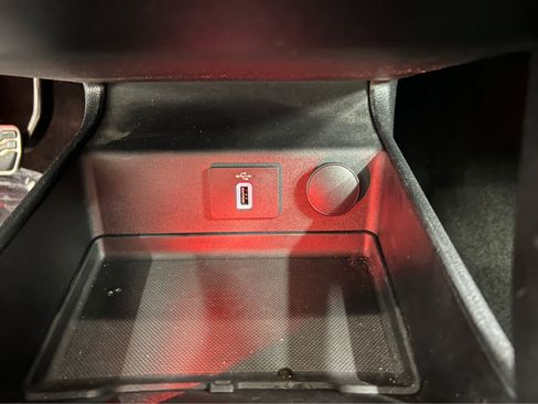 Used 2018 Ford Fusion Titanium image 29