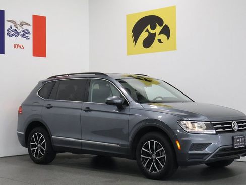 Used 2021 Volkswagen Tiguan SE image 1
