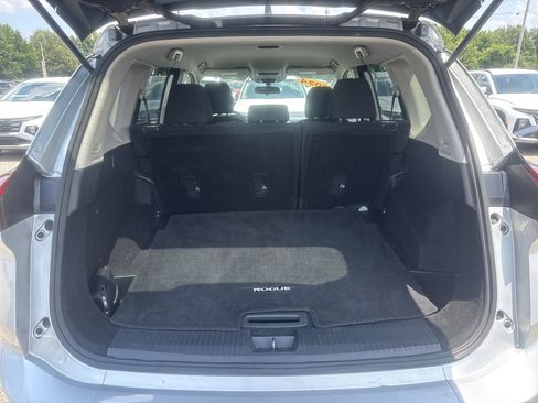 Used 2024 Nissan Rogue S FWD image 8