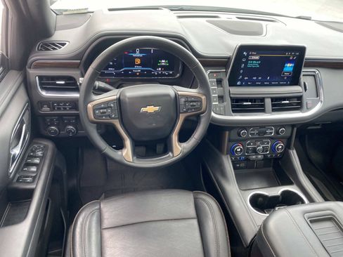 Used 2023 Chevrolet Tahoe High Country w/ Premium Package 2 AWD/4WD image 17
