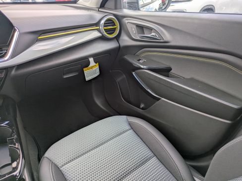 New 2025 Chevrolet Trax LT w/ LT Convenience Package image 10