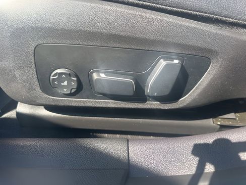 Used 2024 BMW 330i Sedan w/ Convenience Package image 10