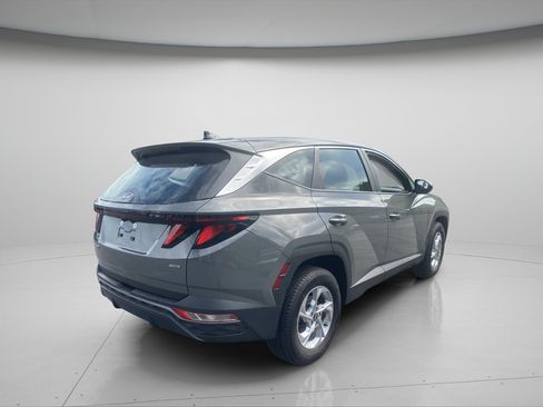 Used 2024 Hyundai Tucson SE AWD/4WD image 5