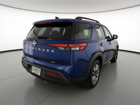 Used 2025 Nissan Pathfinder SV AWD/4WD image 9