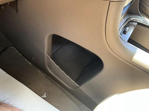 Used 2014 Chrysler Town & Country Touring-L w/ Driver Convenience Group FWD image 24