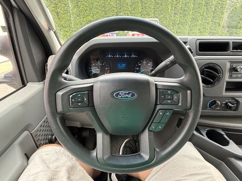 Used 2024 Ford E-350 and Econoline 350 Super Duty RWD image 13