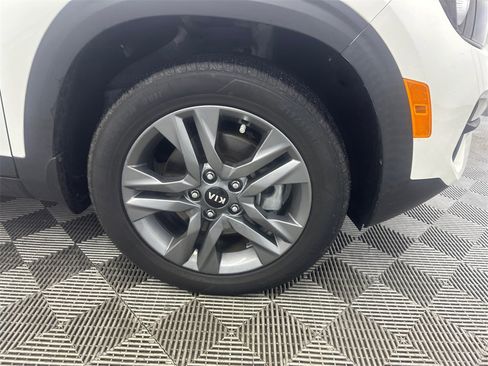 Used 2021 Kia Seltos LX image 13