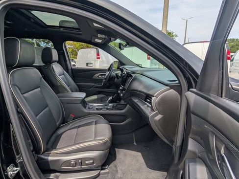 Used 2023 Chevrolet Traverse Premier w/ Redline Edition FWD image 18