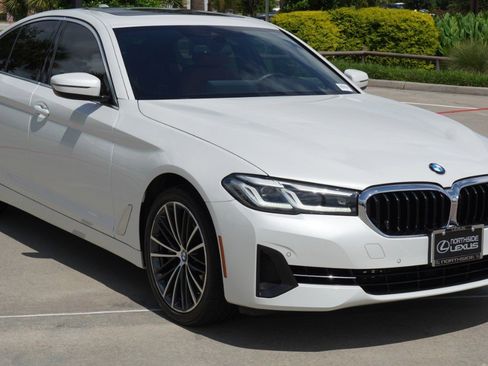 Used 2023 BMW 540i w/ Premium Package RWD image 3
