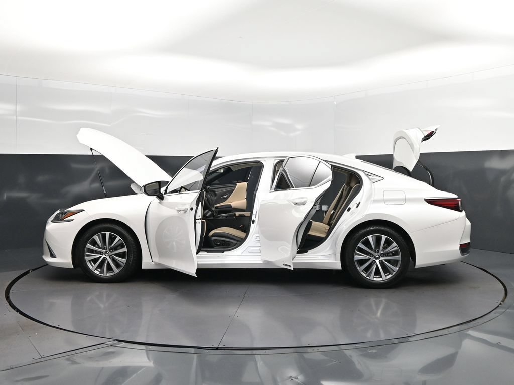 Certified 2021 Lexus ES 300h w/ Accessory Package FWD image 46