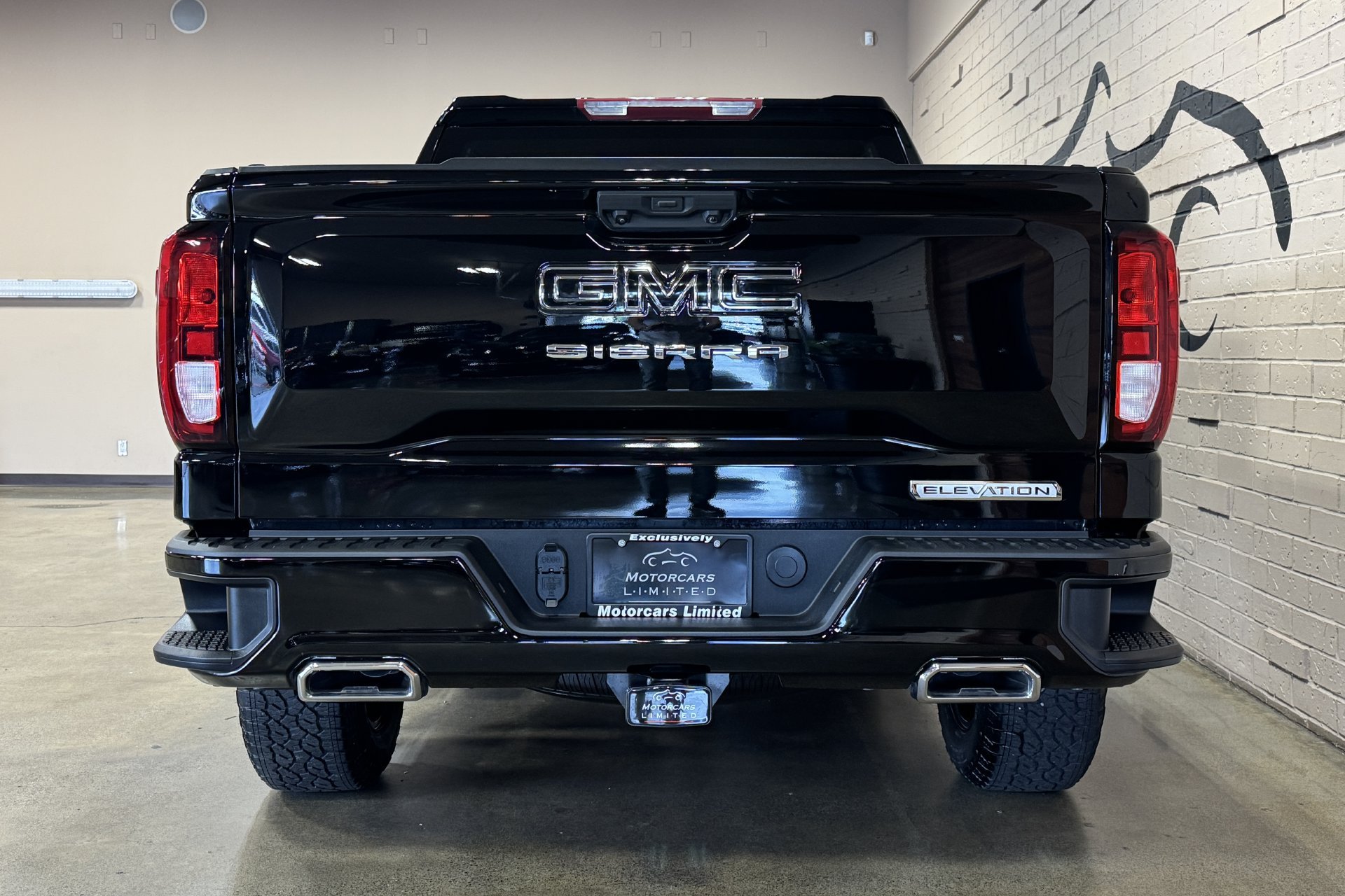 Used 2024 GMC Sierra 1500 Elevation w/ LPO, Elevation Black Package AWD/4WD image 6