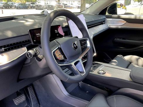 New 2025 Volvo EX90 Ultra image 8