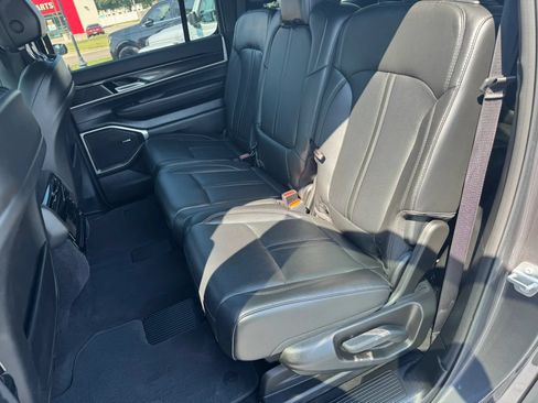 Used 2023 Jeep Wagoneer 4WD w/ Convenience Group I image 5