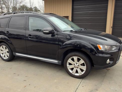Used 2013 Mitsubishi Outlander SE image 12