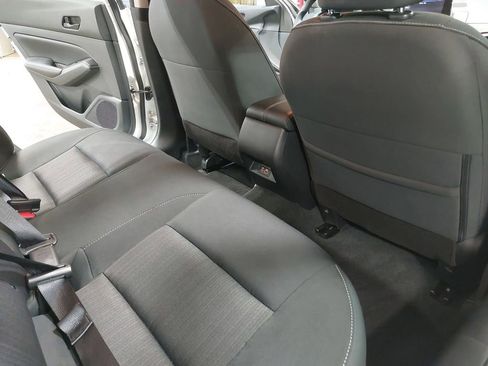 Used 2025 Nissan Altima 2.5 SV FWD image 11