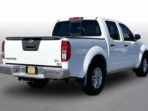 Used 2021 Nissan Frontier SV RWD image 2
