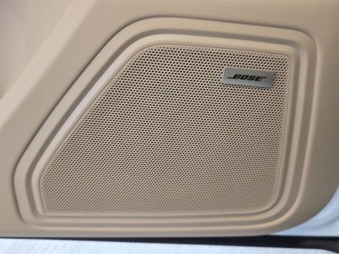 Used 2025 Porsche Macan image 16