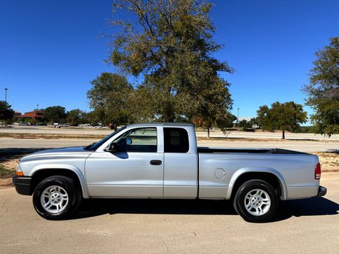 Used 2004 Dodge Dakota Club Cab 2WD w/ Tire & Handling Group image 4