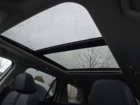 New 2025 Honda Pilot Touring image 3