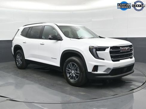 Used 2025 GMC Acadia Elevation FWD image 1