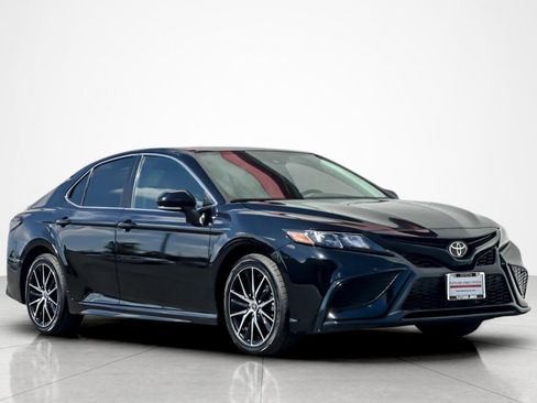 Used 2022 Toyota Camry SE image 7