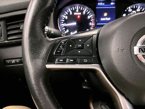 Used 2020 Nissan Rogue SL w/ Premium Package image 17