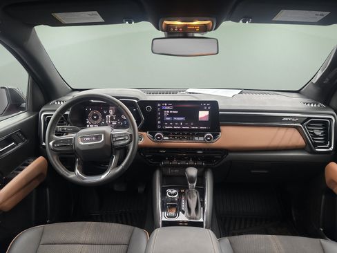 Used 2024 GMC Canyon AT4 w/ Technology Package image 11