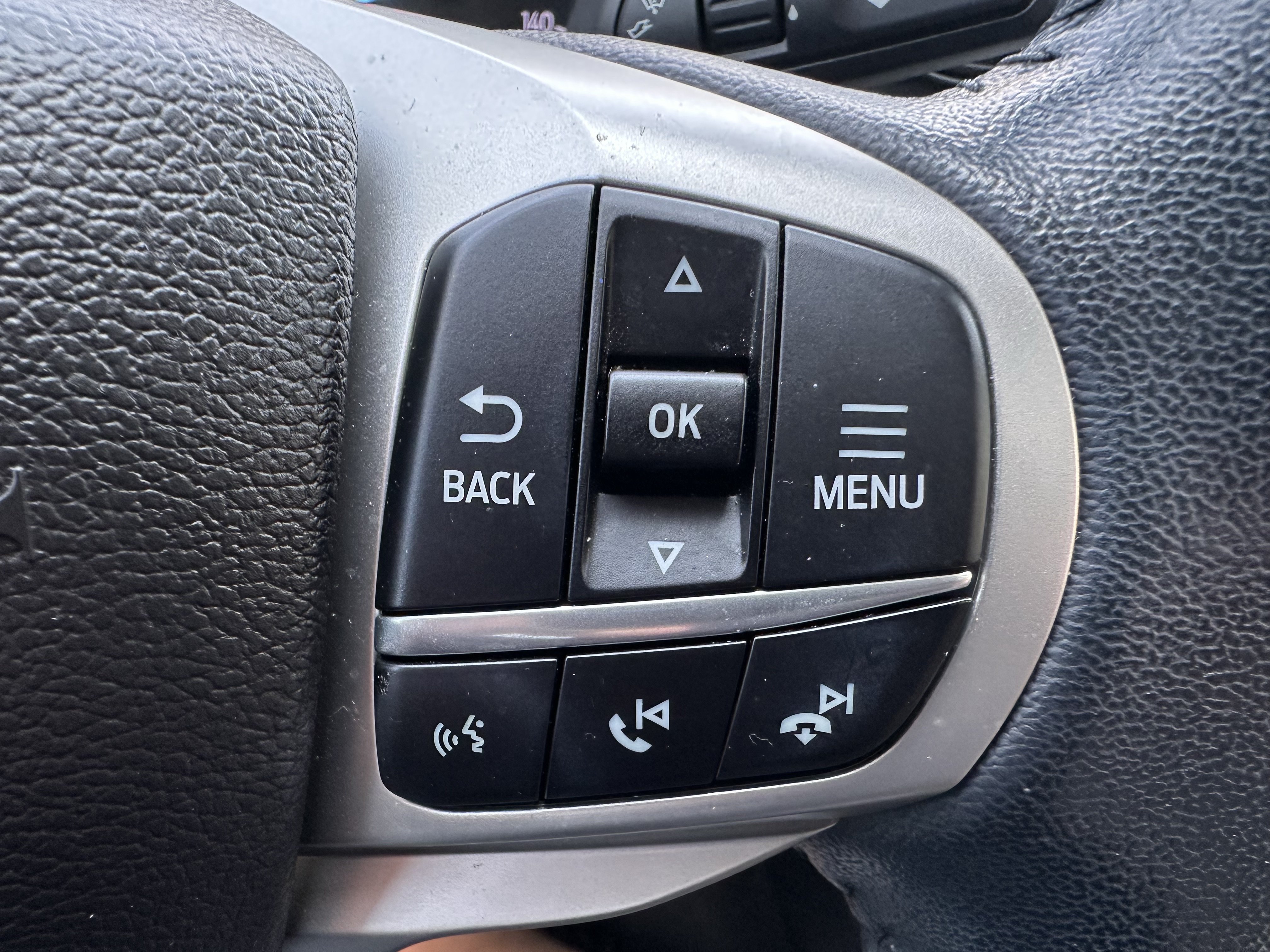 Used 2022 Ford Explorer XLT AWD/4WD image 22
