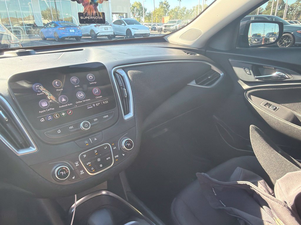 Used 2025 Chevrolet Malibu LT w/ Sport Edition FWD image 7