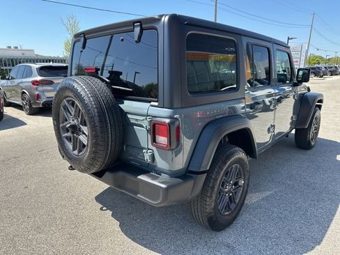 Used 2025 Jeep Wrangler Unlimited Sport AWD/4WD image 7