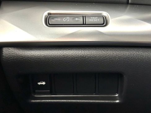 Used 2022 Nissan Maxima SV w/ Floor Mat Group FWD image 15