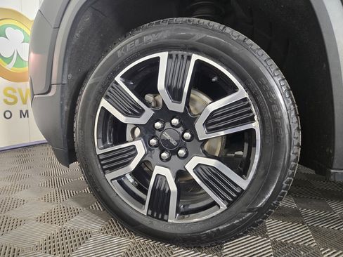 Certified 2019 GMC Acadia SLT w/ Black Edition FWD image 33