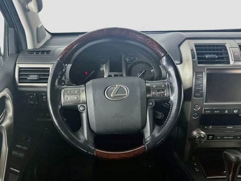 Used 2016 Lexus GX 460 w/ Premium Package AWD/4WD image 18
