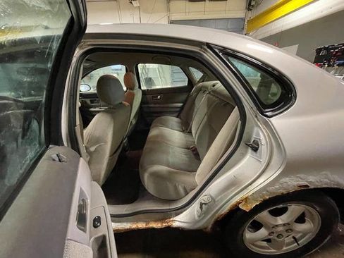 Used 2002 Ford Taurus SES image 23