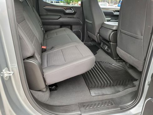 Used 2025 Chevrolet Silverado 1500 LT AWD/4WD image 11