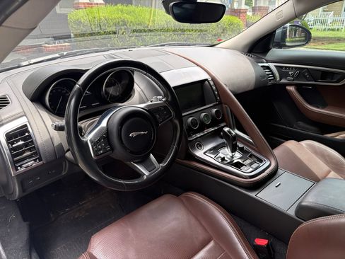 Used 2018 Jaguar F-TYPE Coupe AWD image 7