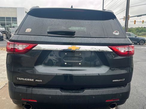 Used 2020 Chevrolet Traverse LT w/ LPO, 'HIT The Road' Package AWD/4WD image 4