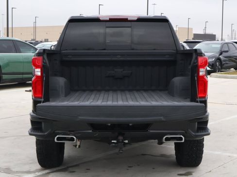 Used 2025 Chevrolet Silverado 1500 LT Trail Boss w/ Convenience Package II image 9