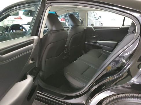 Used 2025 Lexus ES 300h F Sport w/ Technology Package image 22