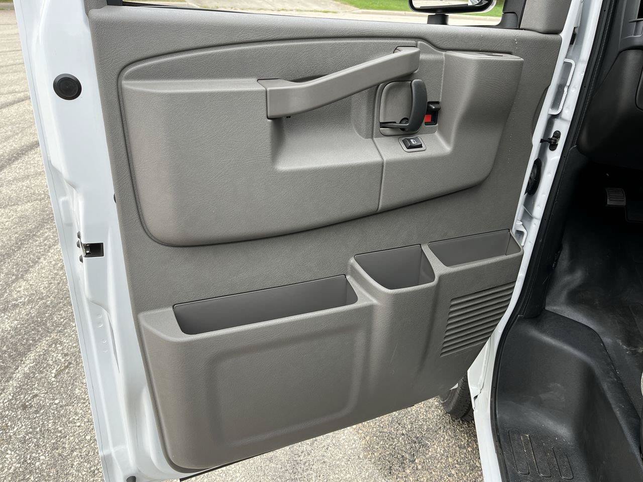 New 2026 GMC Savana 3500 w/ Power Convenience Package RWD image 7