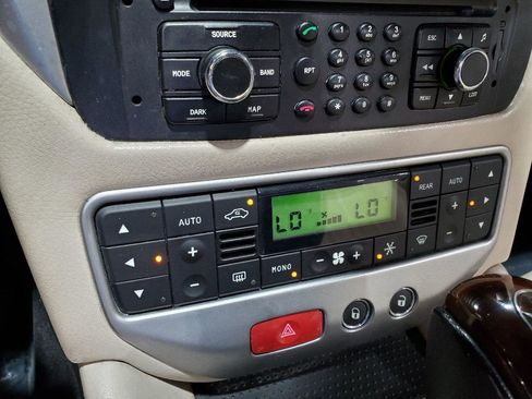 Used 2011 Maserati GranTurismo Convertible image 30