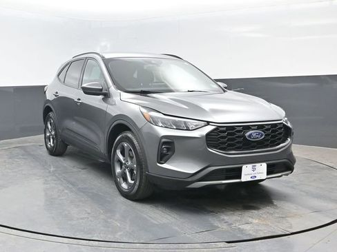 Certified 2025 Ford Escape ST-Line Select AWD/4WD image 2