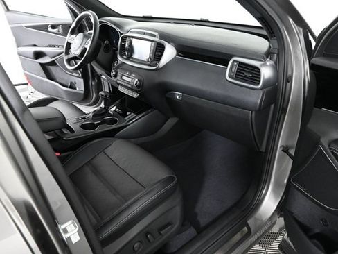 Used 2019 Kia Sorento SX image 12