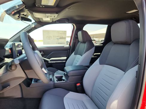 Used 2025 Toyota Tacoma TRD Off-Road image 15