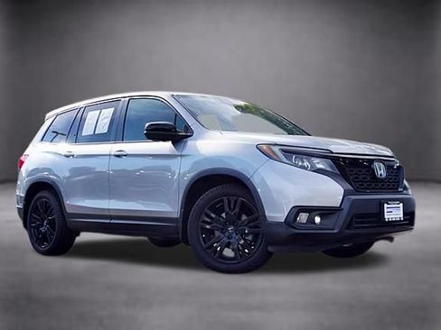 Used 2021 Honda Passport Sport image 2