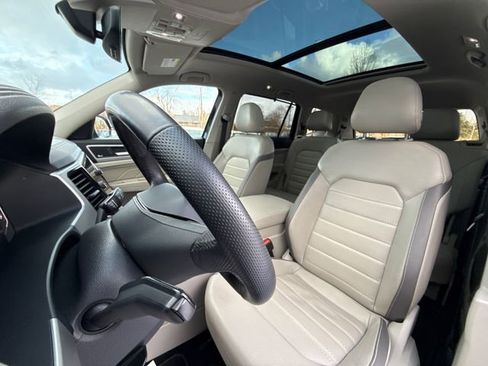 Used 2021 Volkswagen Atlas SEL Premium AWD/4WD image 24