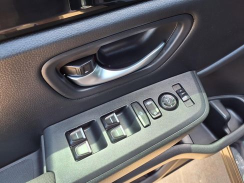 Used 2025 Honda Pilot Sport image 22