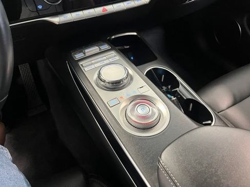 Used 2025 Genesis GV70 2.5T AWD/4WD image 30